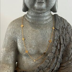 Elegant Gold Flower Necklace